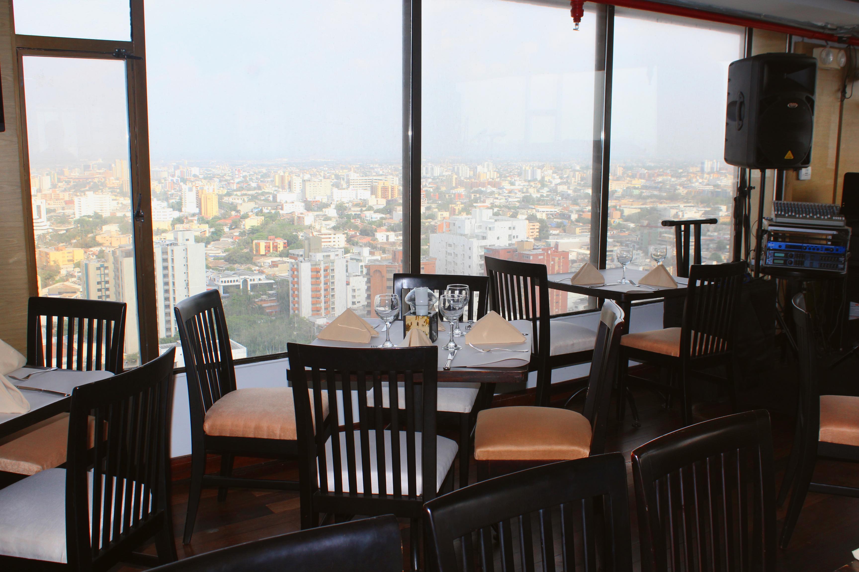 Hotel Barranquilla Plaza Exterior foto Sky Bar