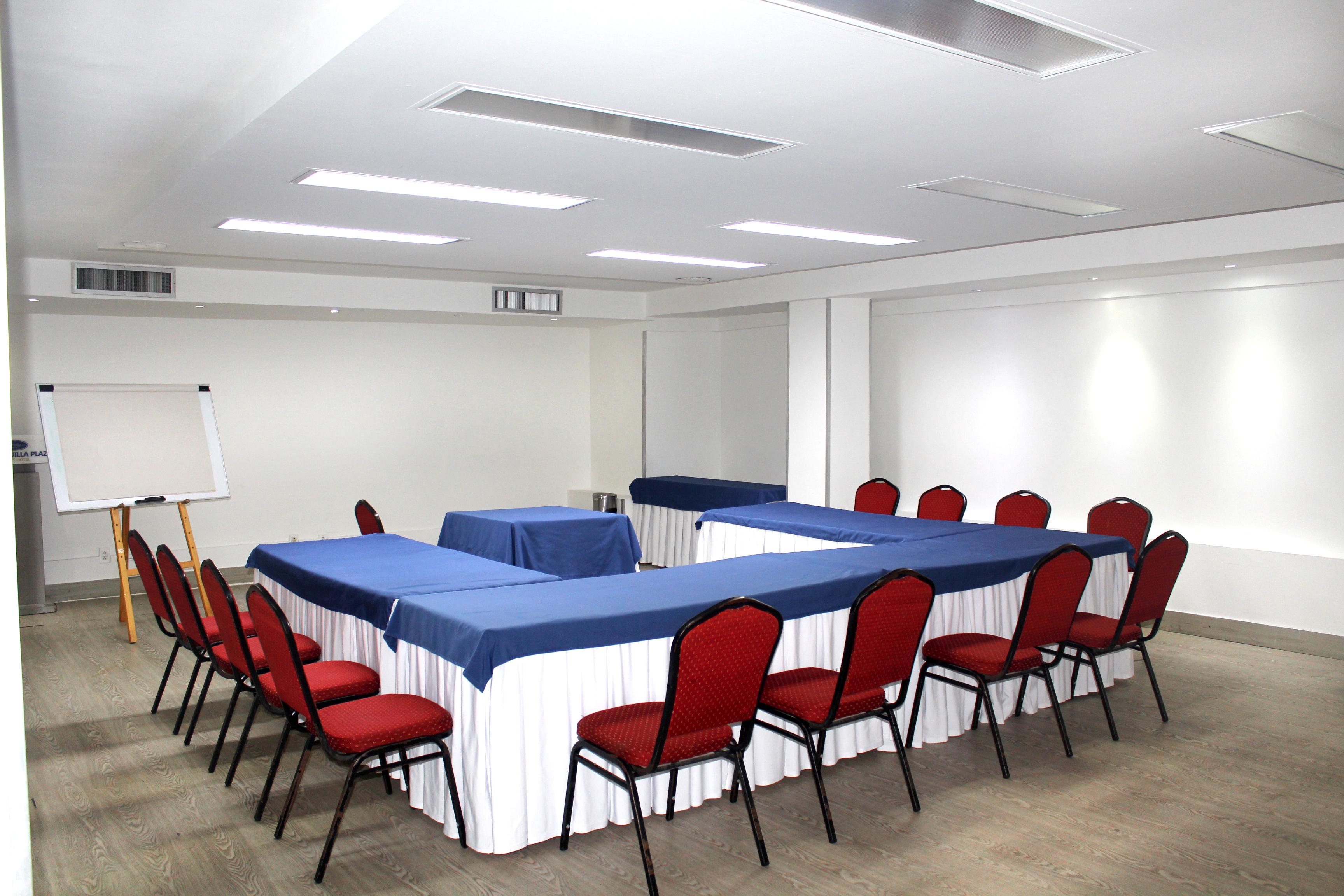Hotel Barranquilla Plaza Exterior foto A conference room
