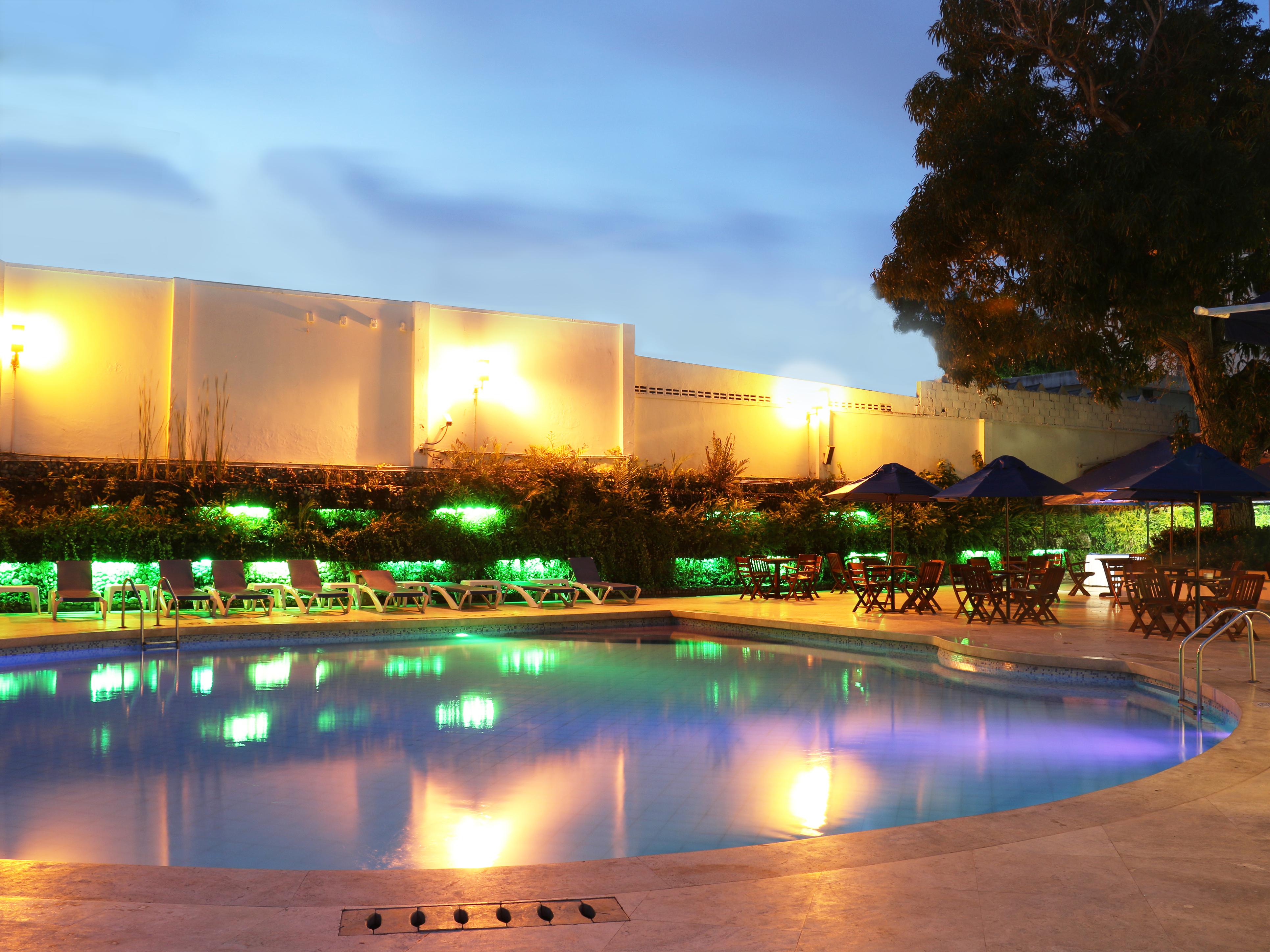 Hotel Barranquilla Plaza Exterior foto The pool at the hotel