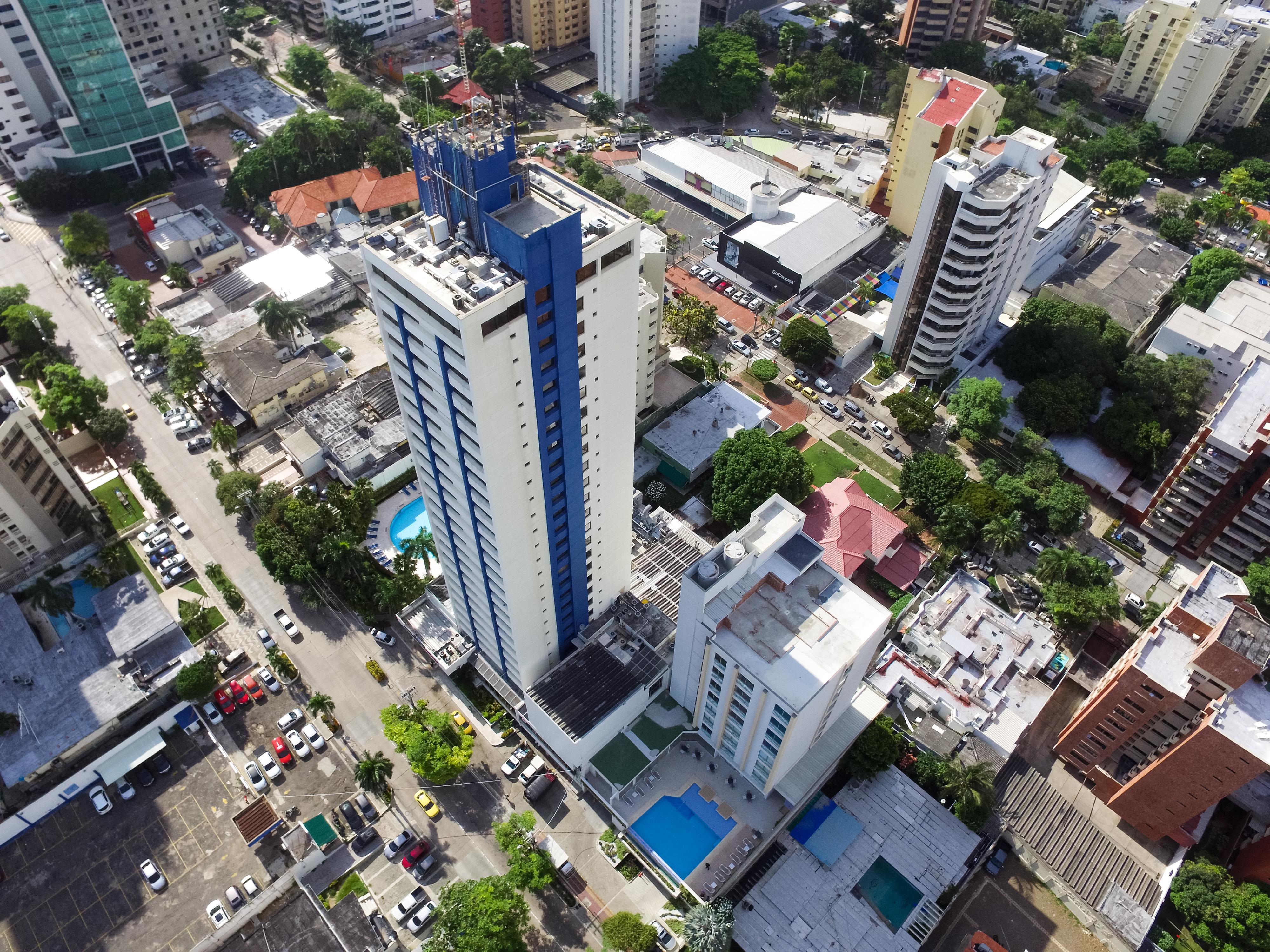 Hotel Barranquilla Plaza Exterior foto Aerial view of the hotel
