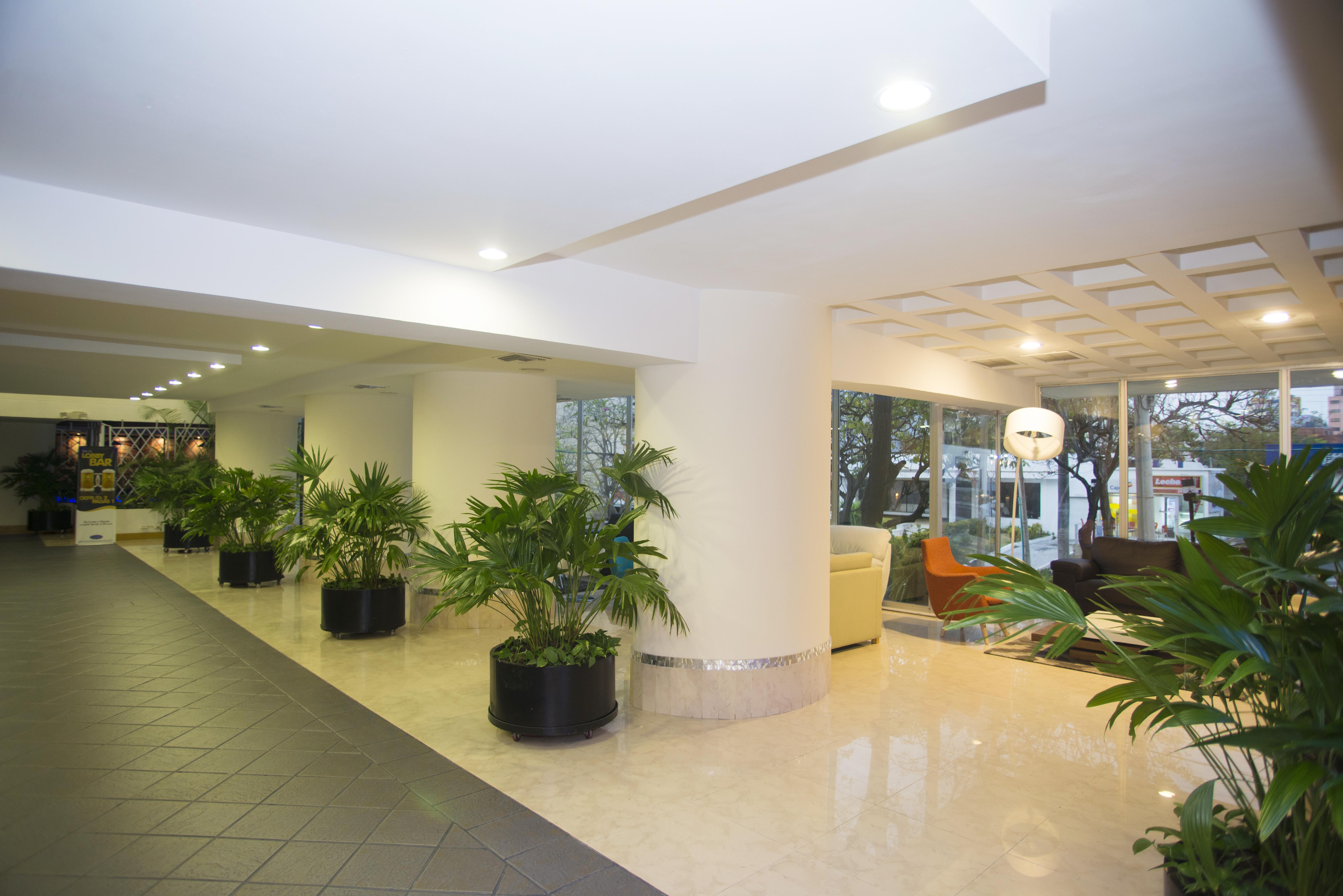 Hotel Barranquilla Plaza Exterior foto Lobby