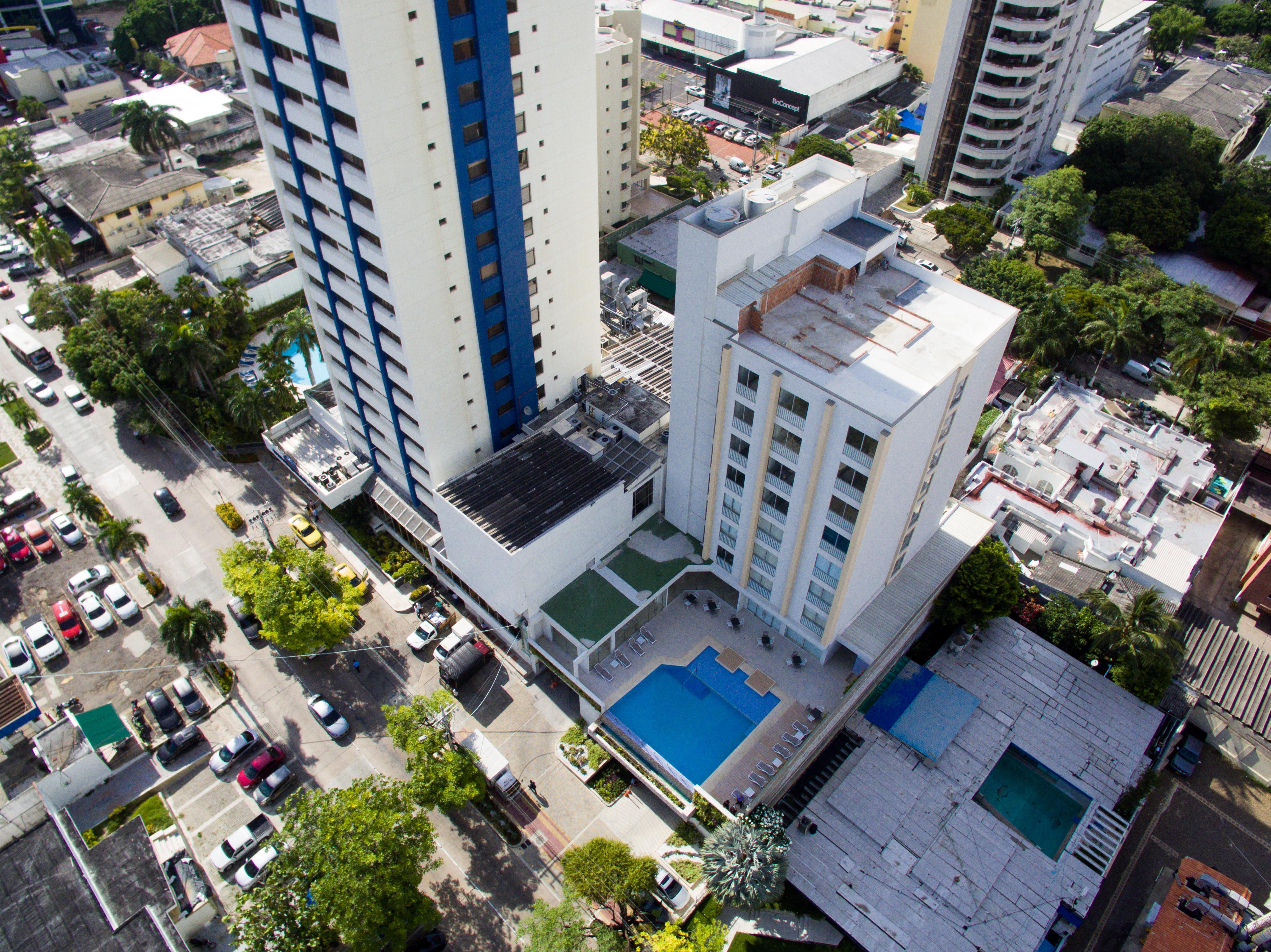 Hotel Barranquilla Plaza Exterior foto Aerial view of the hotel