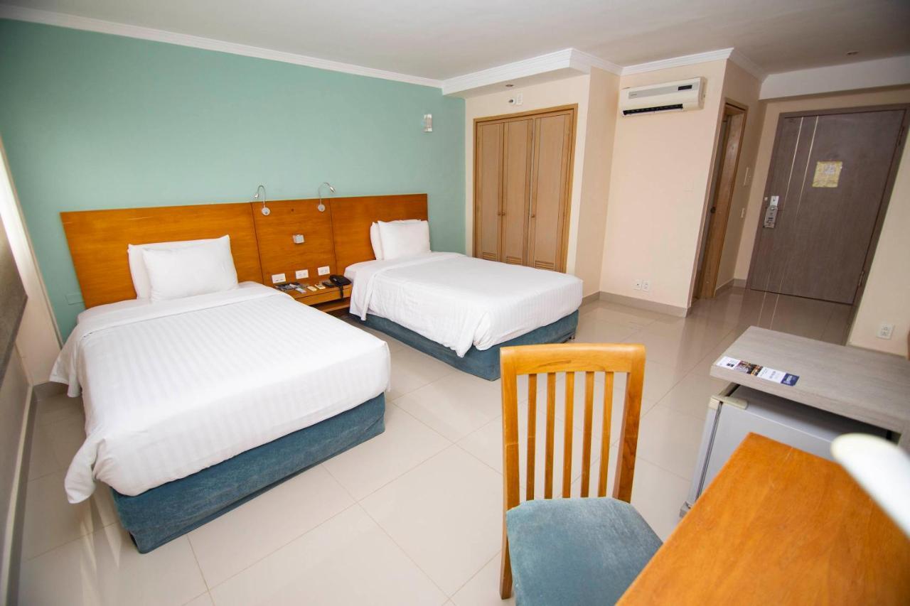 Hotel Barranquilla Plaza Exterior foto A room at the hotel