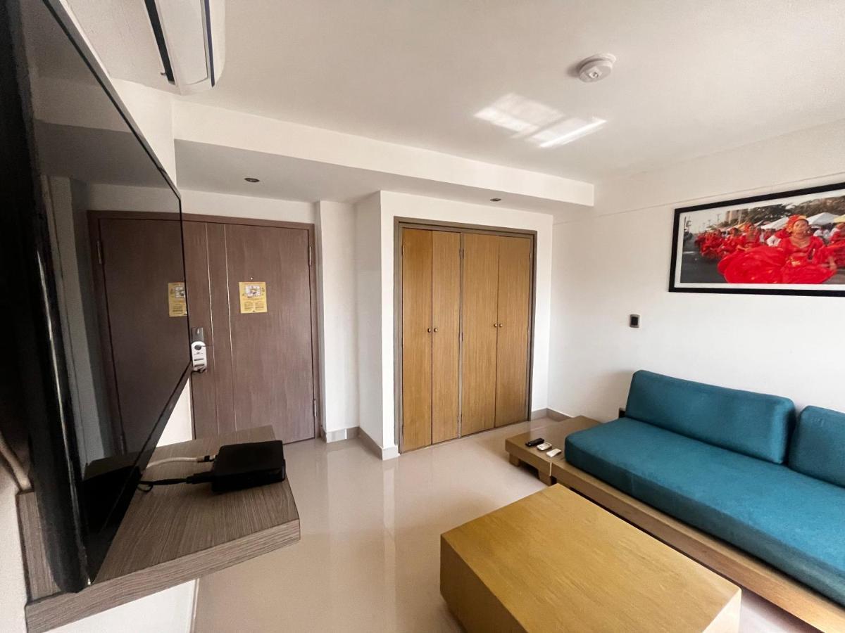 Hotel Barranquilla Plaza Exterior foto A room at the hotel