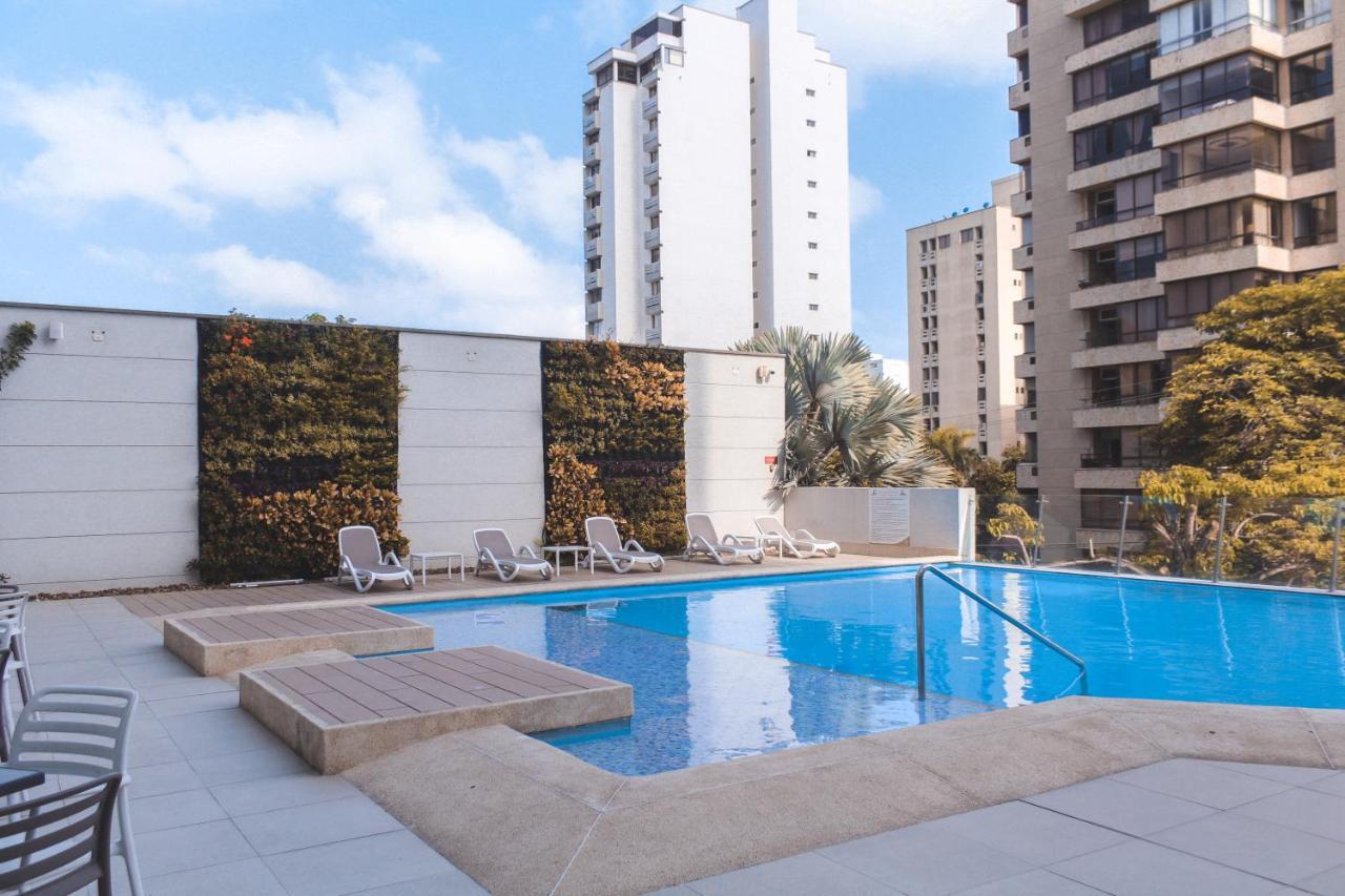 Hotel Barranquilla Plaza Exterior foto The swimming pool at the complex